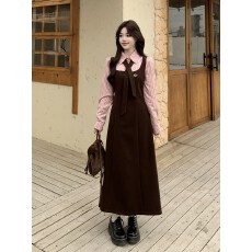 批发2025<b class='q'>秋</b>冬新款胖mm设计感显瘦复古感粉咖衬衫领背带闺蜜连衣裙子女