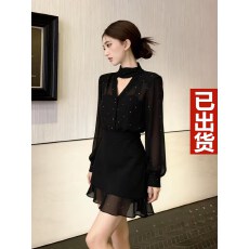 批发高级感<b class='q'>时尚女装</b>2026春季新款飘带领亮闪闪半透视上衣短裙<b class='q'>大码</b>套装