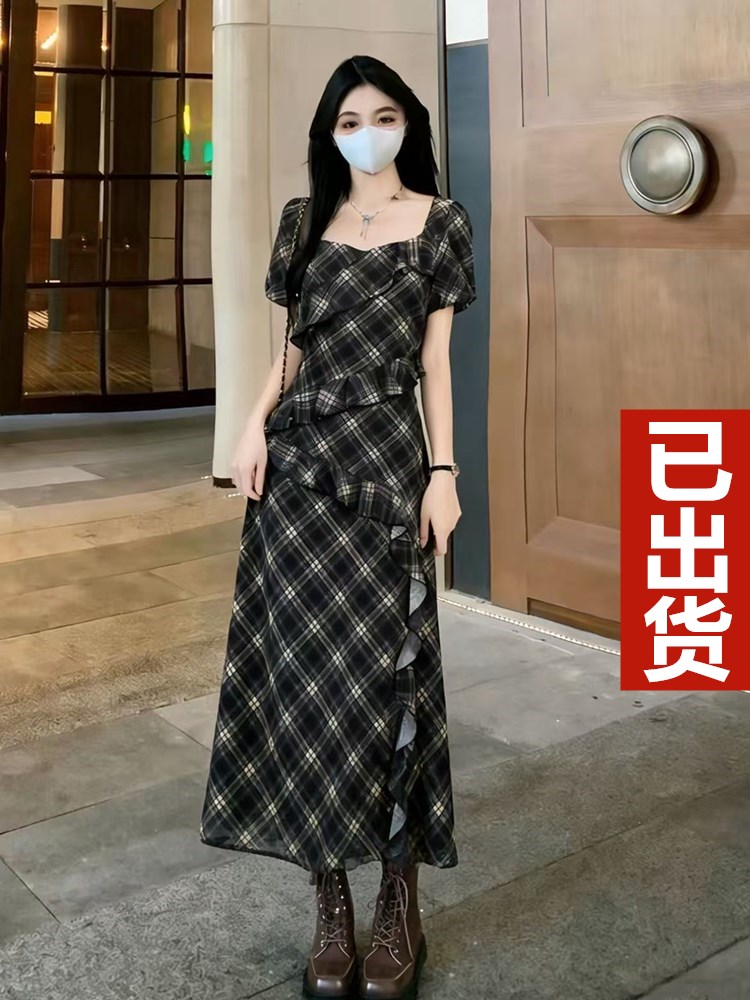 프랑스식 레트로 스타일 체크무늬 프릴 광장 칼라 여성 드레스 2026 여름 새로운 품격 고급 센스 길다 치마