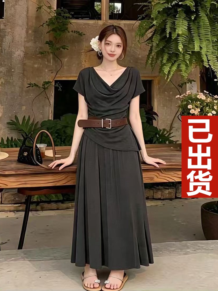 흔들다 칼라 불규칙 맨위 반신 스커트 두 조각 여성 세트 2026 여름 새로운 빅 사이즈 슬림해 보이는 도루 센스 세트 드레스