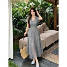 批发法式轻奢钉珠V领灰色<b class='q'>连衣裙</b><b class='q'>女</b>2026夏季新款胖mm独特气质长裙子
