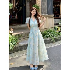 批发2026夏季新款胖mm刺绣法式荷叶边V领系带显瘦短袖碎花连衣裙女