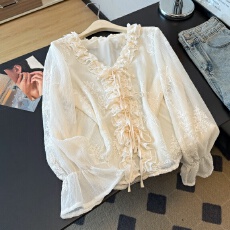批发法式温柔风V领系带刺绣蕾丝衬衫女春秋新款木耳荷叶边<b class='q'>雪纺衫</b>上衣