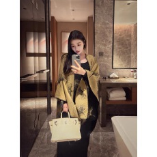批发外搭披肩女2025年薄款民族风银杏叶<b class='q'>夏季</b>空调房斗篷旅游外搭披风