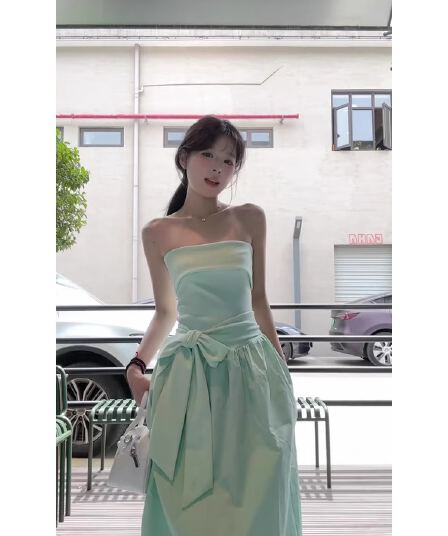 정가 박하 녹색 튜브탑 여성 드레스 2026 봄 허리 수축 나비 매듭 디자인 센스 아름다운 길다 치마