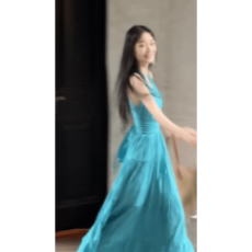 批发实价有货<b class='q'>气质</b>无袖v领连衣裙女2026春季新款收腰显瘦慵懒风a字长裙