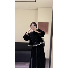 批发实价有货韩系氛围感荷叶领蕾丝拼接上衣女黑色<b class='q'>丝绒</b>半身裙<b class='q'>套装</b>