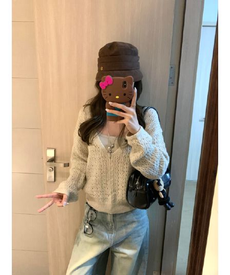 정가 재고 있음 한 부서 디스플레이 화이트 느긋한 바람 부드러운 찹쌀 V넥 홀로우 아웃 스웨터 인사이드 가져 가라. 슬립 맨위 패션 다용도