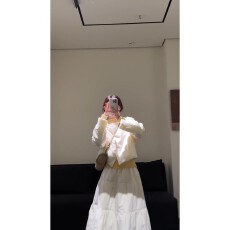 批发实价有货韩系氛围感白色短款棉服外套内搭上衣女收腰半身裙<b class='q'>套装</b>