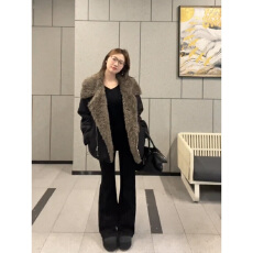 批发实价有货法式高级感黑色拉链派克外套搭配黑色牛仔裤<b class='q'>冬</b>季穿搭女