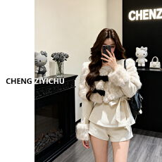 批发实价有货甜美温柔风蝴蝶结毛毛披肩内搭<b class='q'>打底</b>衫修身<b class='q'>短裤</b>三件套