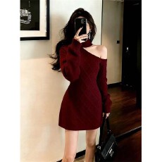 批发实价有货温柔风酒红色露肩长袖连衣裙秋冬气质收腰包臀短裙子