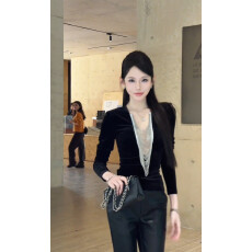 批发实价有货巨好看的“隐适美”设计感ins风纯欲<b class='q'>丝绒</b>链条修身上衣女