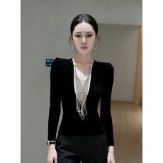 批发实价有货巨好看的“隐适美”设计感ins风纯欲<b class='q'>丝绒</b>链条修身上衣女