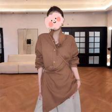 批发实价有货设计感<b class='q'>立领</b>不规则单排扣<b class='q'>衬衫女</b>2026秋季新款收腰百搭上衣