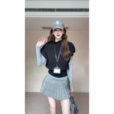 批发实价有货春季款轻奢感黑色<b class='q'>针织</b>马甲背心叠穿显瘦百褶半身裙<b class='q'>套装</b>