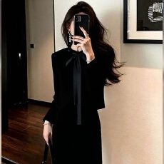 批发实价有货赫本风气质<b class='q'>套装</b>春秋蝴蝶结领带长袖上衣半裙<b class='q'>名媛</b>小香风