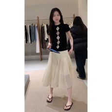 批发实价有货法式高级感圆领短袖针织<b class='q'>衫</b>上衣女百褶A字半身裙套装