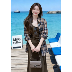 批发实价有货法式复古格纹<b class='q'>宽松</b>长袖衬衫上衣内搭收腰吊带连衣裙套装