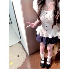 批发实价有货韩系白色娃娃领短袖<b class='q'>衬衫</b>女夏季设计感收腰显瘦百搭上衣