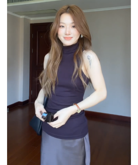 정가 재고 있음 프랑스식 로얄 자매 바람 반하이넥 몸매 가꾸기 민소매 조끼 여성 디자인 센스 새틴 반신 치마 세트