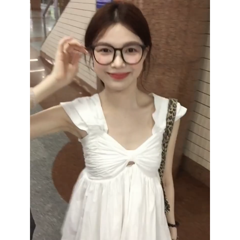정가 재고 있음 2026 여름 새로운 홀로우 아웃 Feifei 소매 티셔츠 여성 작은 키 순수한 욕망 나비 넥타이 맨위
