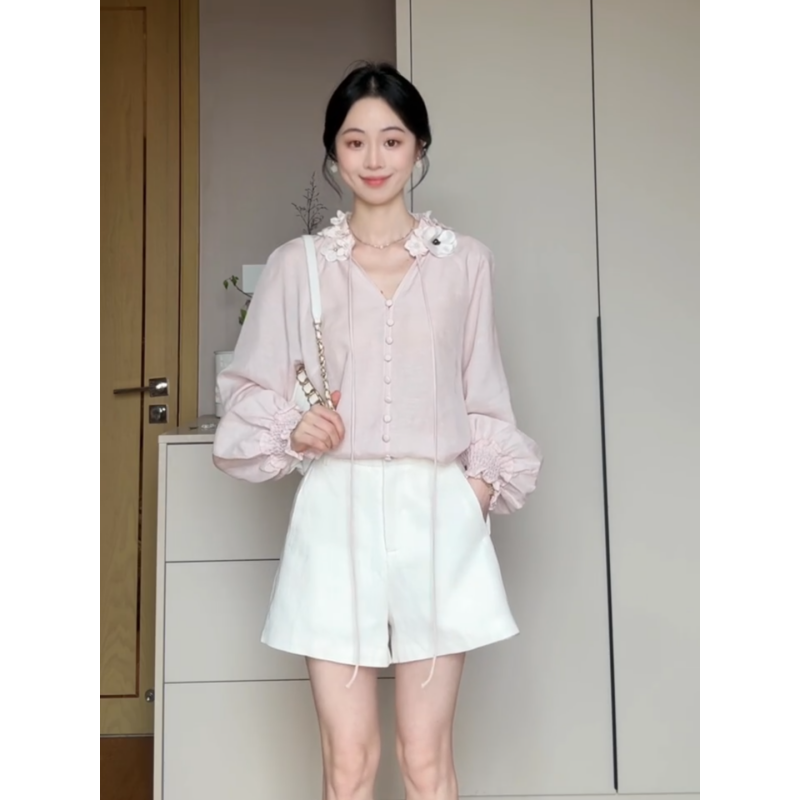 정가 프랑스식 디자인 센스 3 차원 꽃 레이스업 긴팔 여성 셔츠 루즈핏 슬림해 보이는 반바지 투피스 세트