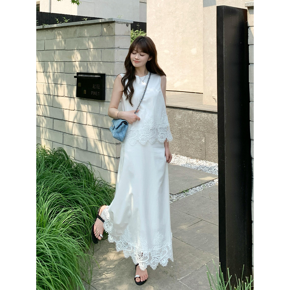 정가 한 부서 느긋한 바람 화이트 홀로우 아웃 디자인 세트 루즈핏 슬림해 보이는 맨위 품격 부드러운 반신 스커트