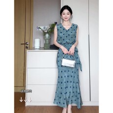 批发实价温柔风V领波点<b class='q'>背心</b>连衣裙女夏季绑带收腰高级感<b class='q'>长裙</b>子