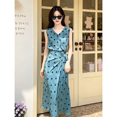 批发实价温柔风V领波点<b class='q'>背心</b>连衣裙女夏季绑带收腰高级感<b class='q'>长裙</b>子