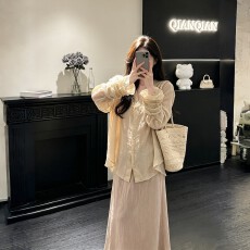 批发实价韩系慵懒风V领<b class='q'>雪纺</b>衬衫夏季极简度假风百搭半身裙套装