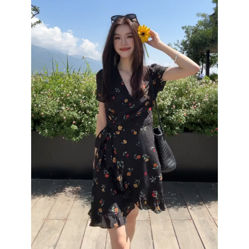 정가 프랑스식 휴가 바람 십자가 V넥 꽃무늬 여성 드레스 여름 새로운 고급 센스 허리 수축 슬림해 보이는 미니 스커트