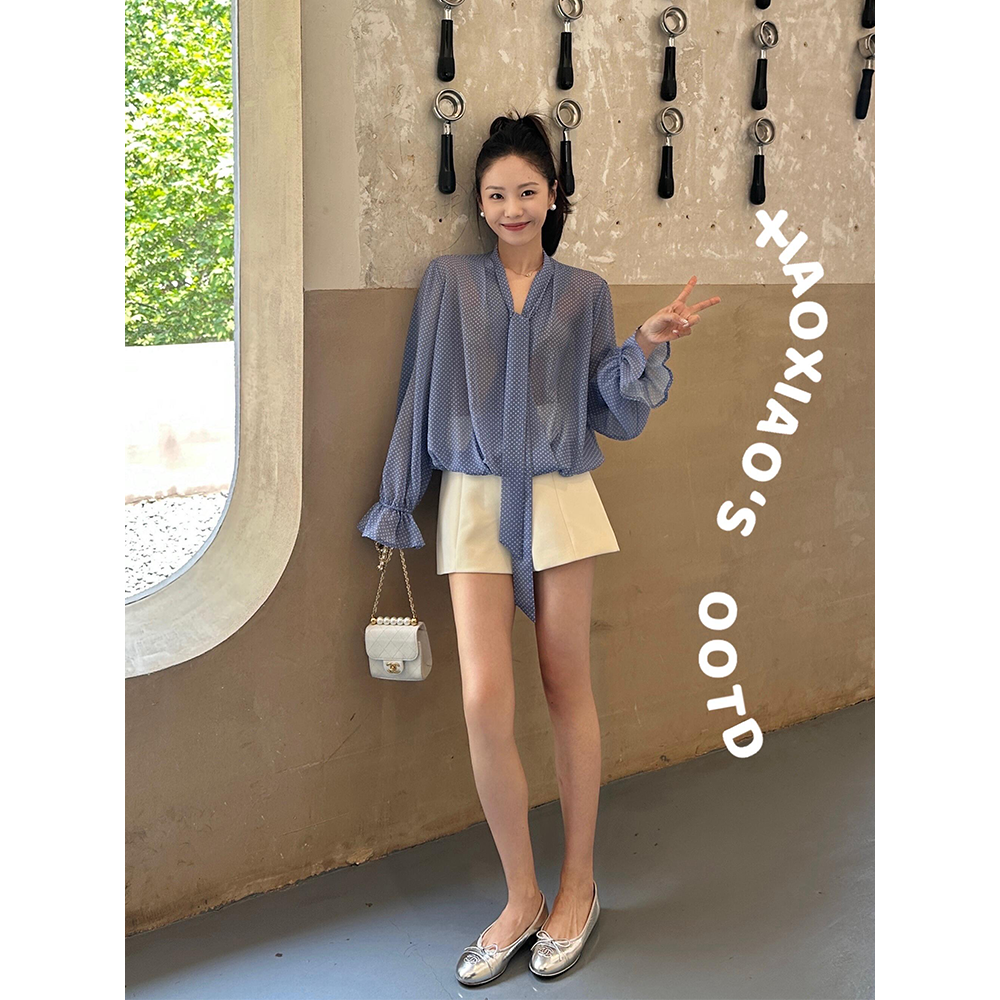 정가 프랑스식 도트 무늬 바람 파란색 V 넥 셔츠 맨위 코디 여름 새로운 다용도 반바지 세트