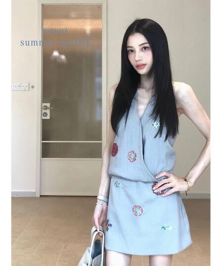정가 프랑스식 자수 V넥 조끼 슬립 여성 드레스 디자인 센스 허리 수축 슬림해 보이는 품격 짧은 치마