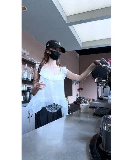 정가 한 부서 빛 럭셔리 바람 물결무늬 레이스 조끼 맨위 여성 여름 새로운 넓은 다리 캐주얼 바지 세트