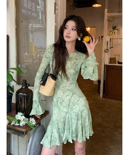 정가 프랑스식 낭만주의 바람 녹색 프린트 여성 드레스 휴가 바람 슬림해 보이는 꼬집기 허리 나팔 소매 미니 스커트