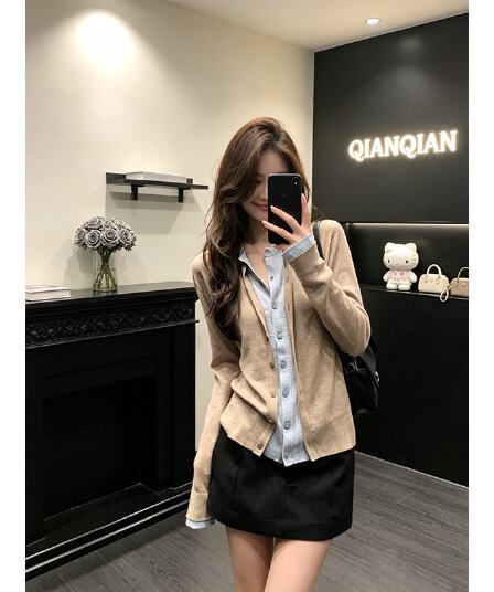 정가 출퇴근 바람 페이크 레이어드 배색 니트 오픈 가디건 여성 하이웨이스트 슬림해 보이는 한 마디 반신 스커트 투피스 세트