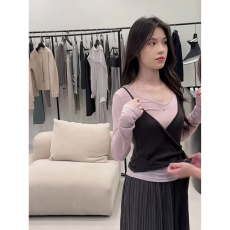 批发实价韩系氛围感假两件长袖上衣<b class='q'>女</b>早秋新款百褶半身裙<b class='q'>套装</b>