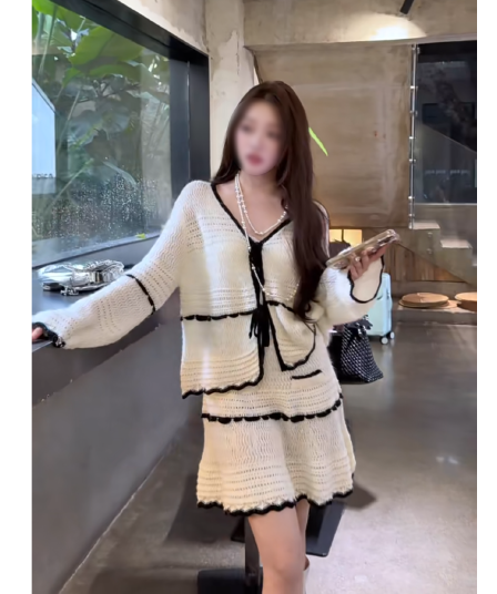 정가 한 부서 느긋한 바람 배색 홀로우 아웃 니트 스웨터 오픈 가디건 여성 이른 가을 한 마디 반신 치마 세트