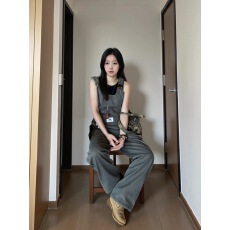 批发军绿色工装<b class='q'>背带裤</b><b class='q'>女</b>新款小众高级感超好看防风登山服