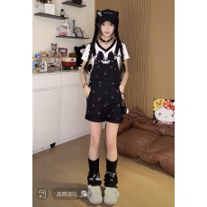 批发新款复古小猫星星印花<b class='q'>宽松</b>直筒<b class='q'>背带裤</b>女减龄休闲短裤