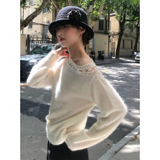 批发法式慵懒<b class='q'>毛衣</b>镂空花边斜肩领针织衫女秋款宽松显瘦百搭上衣
