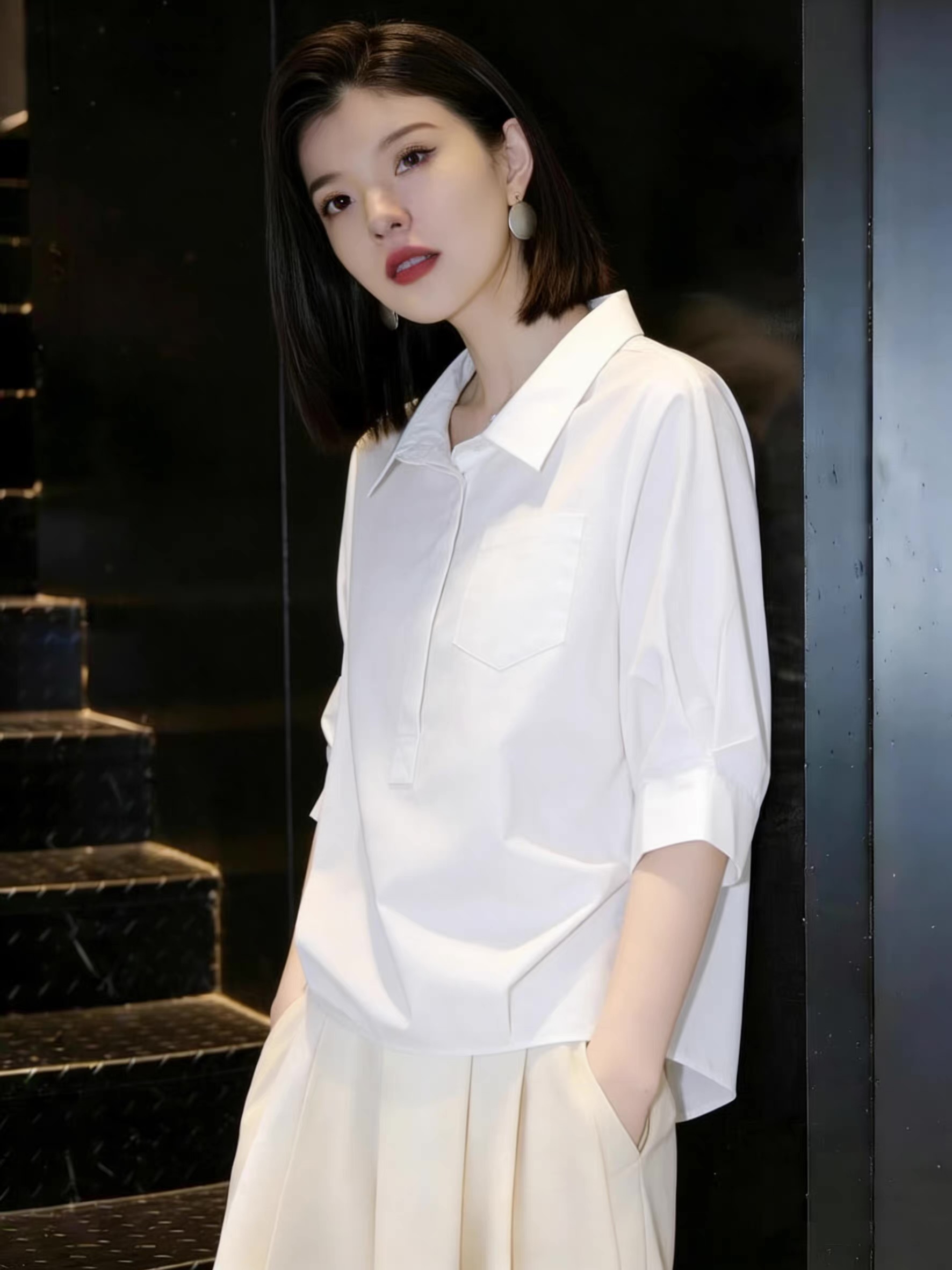 화이트 라이 경기 서울 주간 실크 셔츠 여성용 짧은 소매 2026 년 여름 새로운 디자인 센스 작은 대중 캐주얼 다용도 맨위