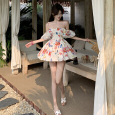 批发撞色花卉长短款碎花吊带连衣裙绝美碎花一字肩三亚海边度假<b class='q'>沙滩裙</b>