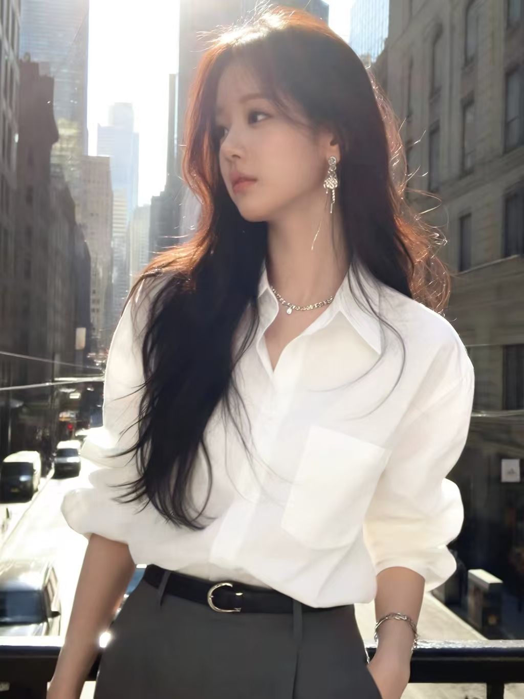 화이트 여성 셔츠 2026 봄 새로운 맨위 디자인 센스 작은 대중 빛 럭셔리 고급 센스 루즈핏 느긋한 바람 셔츠