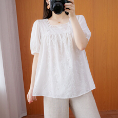 批发实拍夏季通勤法式宫廷蕾丝边灯笼袖镂空钩花衬衫娃娃衫上衣