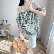 批发实拍<b class='q'>韩版</b>甜辣一字肩蕾丝拼接碎花短袖衬衫娃娃衫上衣