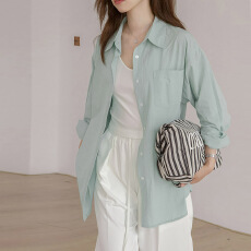 批发淡绿色微皱<b class='q'>长袖</b><b class='q'>衬衫</b>女2026春夏新款休闲落肩气质翻领上衣<b class='q'>衬衣</b>