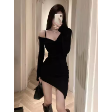 批发<b class='q'>黑色</b>不规则v领小众显身材露肩连衣裙秋冬小个子御姐小妈包臀<b class='q'>短裙</b>