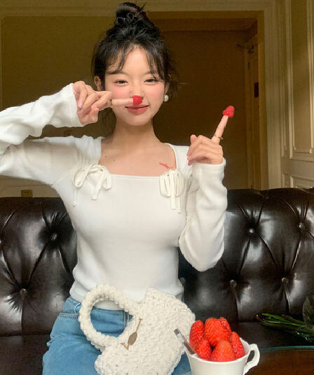 실사 한 부서 작은 대중 광장 칼라 이슬 쇄골 나비 매듭 펌프 로프 레이스업 슬림해 보이는 티셔츠 맨위